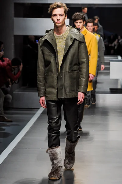 Look 24